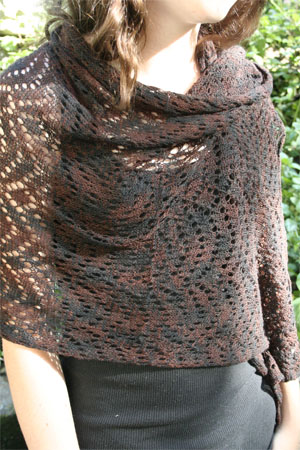 F217 Diamonds and Waves SHawl