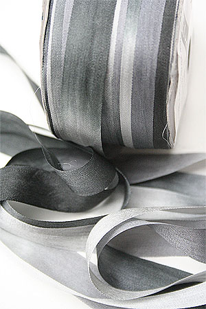 Silk Ribbon knitting yarn in Silver Anniversary