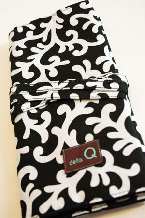 Della Q Interchangeable Needle Case