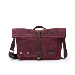 Della Q | Makers Rolltop Bag | Red