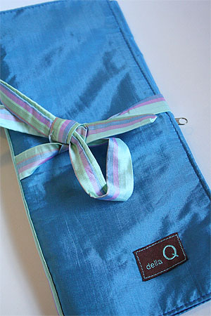 Della Q Interchangeable Needle Case