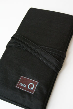 Della Q Interchangeable Needle Case in Black Silk
