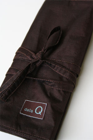 Della Q Interchangeable Needle Case in Chocolate Brown Silk
