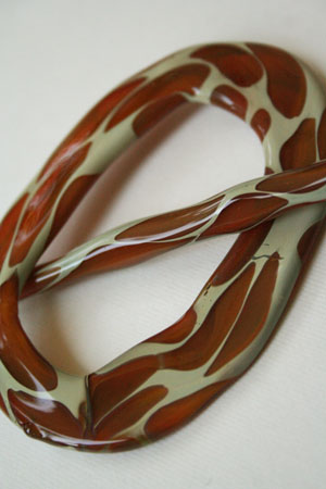 Moving Mud Shawl Pin gold leopard