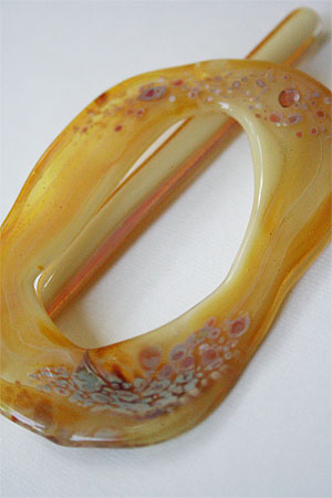 Moving Mud Shawl Pin gold monet