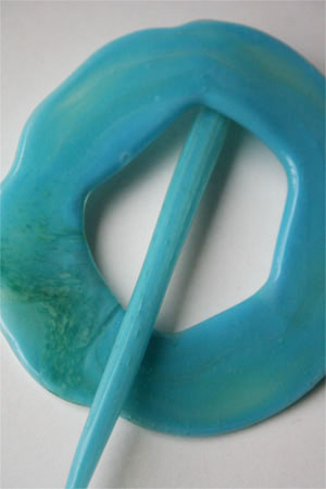 Hand Blown Shawl Pin by Moving Mud Turquoise Monet