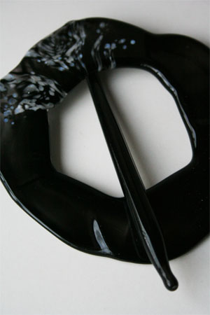 Hand Blown Shawl Pin by Moving Mud La Nuit