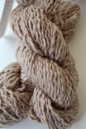 Pakucho Flamme Yarn in Mauve Dust