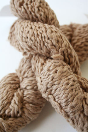 Pakucho Flamme Yarn in Desert Sand