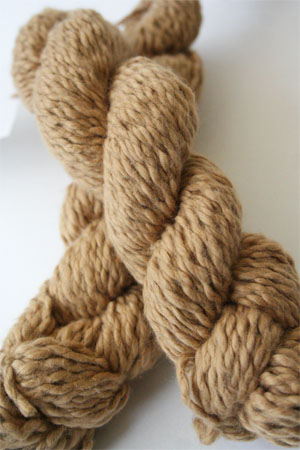 Pakucho Flamme Yarn in Golden Dune