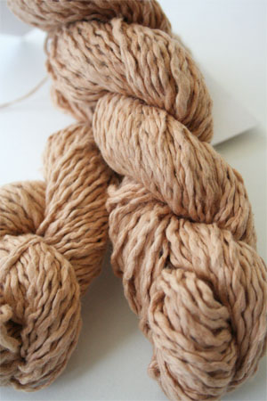 Pakucho Flamme Yarn in Desert Apricot