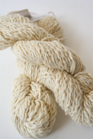 Pakucho Flamme Yarn in Banana Creme