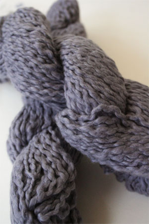 Pakucho Flamme Yarn in Periwinkle Plum