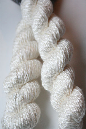 Skacel Urban Silk in 01 Cream