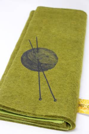 Fibres of Life Single Point Needle Case in Avocado