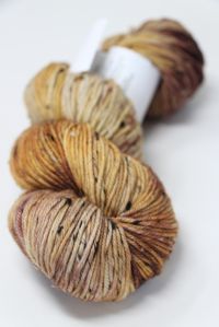 Meadowcraft Donegal Cottage Tweeds DK Superwash Merino Yarn in Bird's Nest Orchid (410)