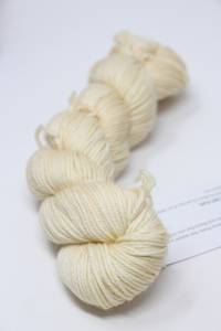 MALABRIGO CAPRINO Ivory (704)