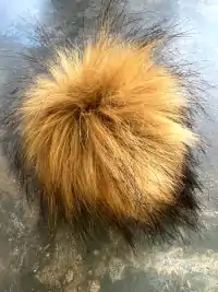 Fabulous Pom Poms: Camel - Brown Tip