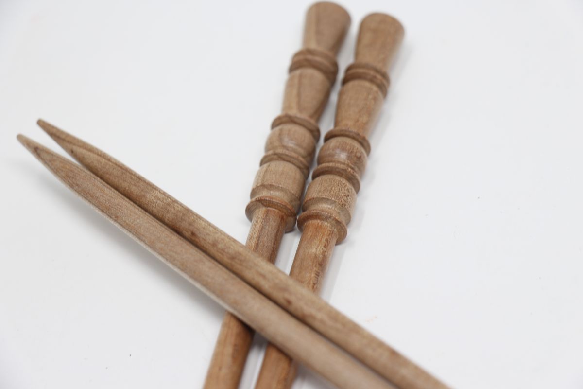 Surina Wooded Knitting Needles at Fabulous Yarn