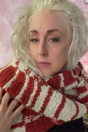 Urth Yarns accoloration scarf KNIT KIT 3