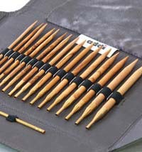 ADDI OLIVE WOOD CLICK SET