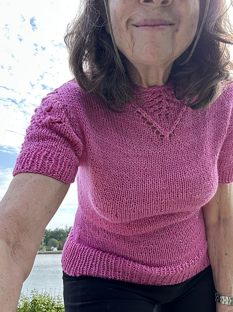 Artyarns V Neck Tee