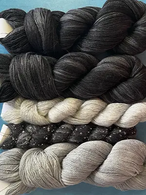 ARTYARNS CHAIN SWEATER 4 SHADES OF GREY