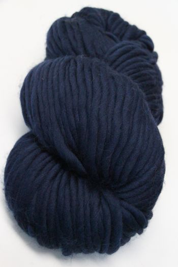 Cascade Magnum in Navy