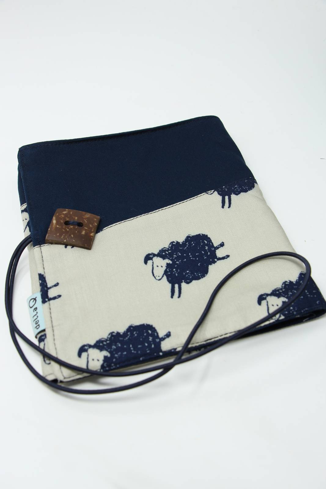 Della Q | Crochet Roll Case (168) in Sheep/Navy