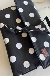 Della Q Que Grand Circular Needle Case in 096 Black White Polka Dot