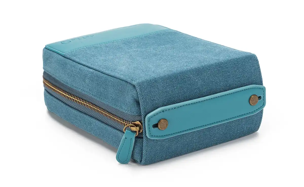 Della Q Maker's Circular Needle Case in Teal at Fabulous Yarn