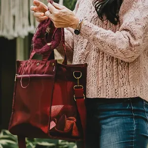 Della Q | Makers Mesh Tote Collection