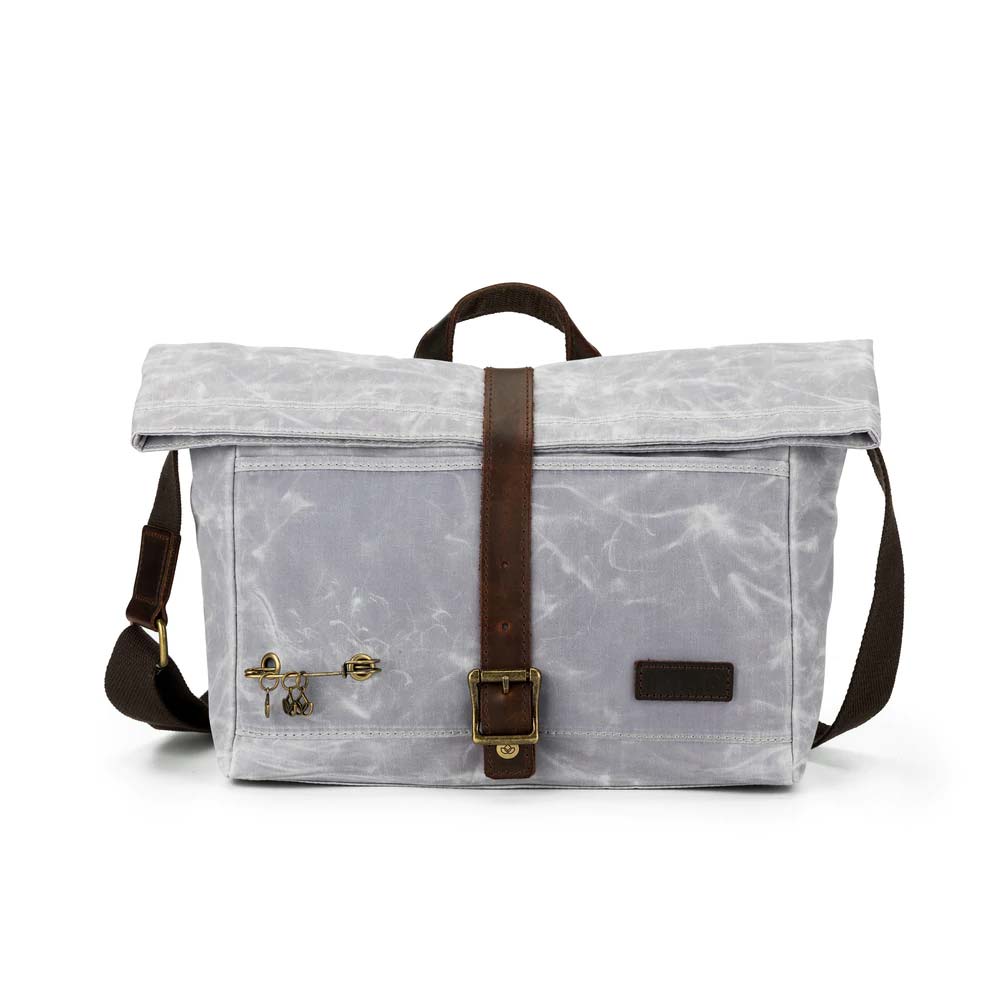 Della Q Makers Rolltop Bag at Fabulous Yarn