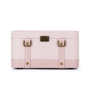Della Q | Makers Train Case