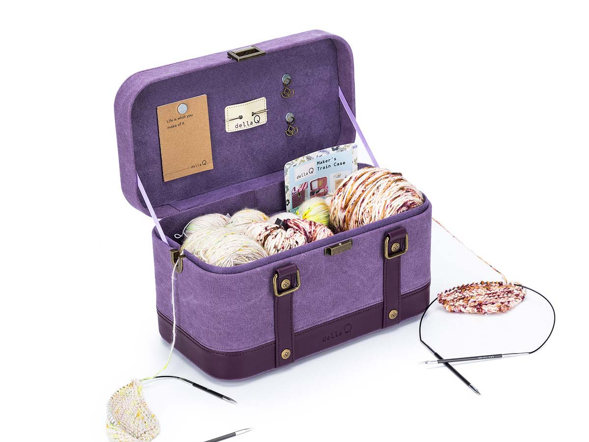 Della Q Maker's Train Case at Fabulous Yarn