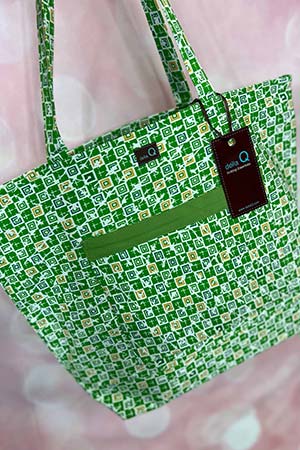 Della Q | Willa Knitting Tote in Crawford