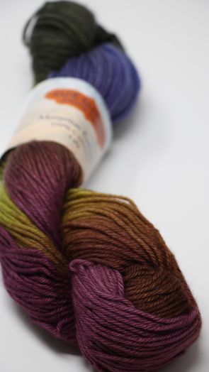 Jade Sapphire | 4 Ply Cashmere DK | ANYA’S GARDEN (09)