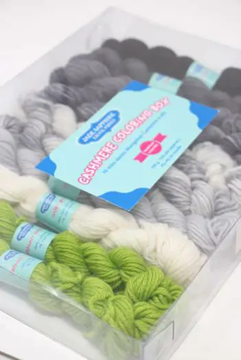 Jade Sapphire Cashmere Coloring Box Kit in Big Apple Green