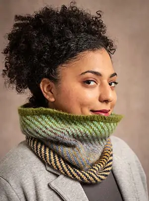 COLORING BOX KIT: CAROUSEL COWL