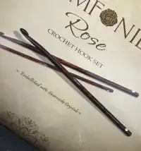 SYMFONIE ROSE SWAROVSKI CRYSTAL ROSEWOOD CROCHET HOOK GIFT SET