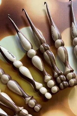 Lalique Rosewood-Maple Crochet Hooks