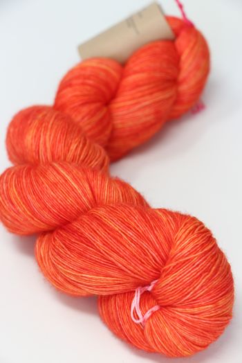 Tosh Prairie Lace in Neon Red