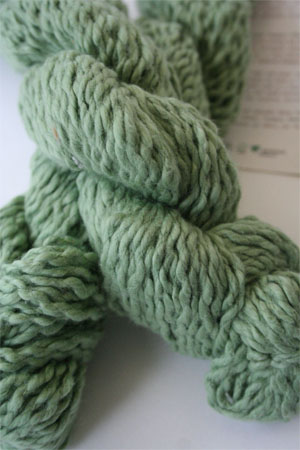 Pakucho Flamme Yarn in Verde Spring