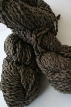 Pakucho Flamme Yarn in Coffee Bean
