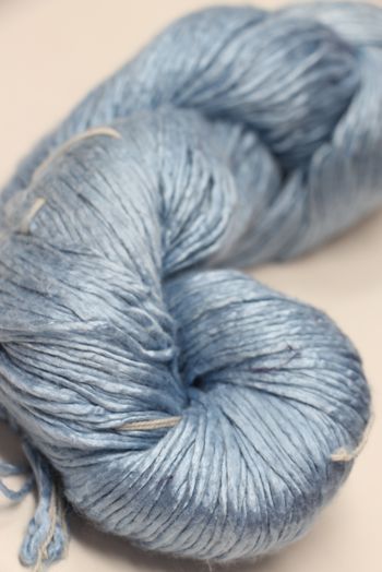 Peau de Soie Silk Yarn in Sky