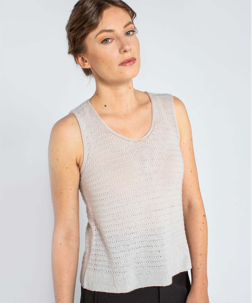 Washable Cashmere Tank Sweater in Navy