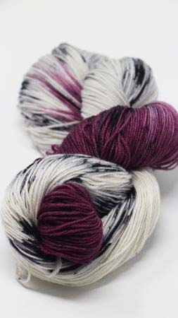 Merino Wool Fingering Yarn in Keiths Orchid 720