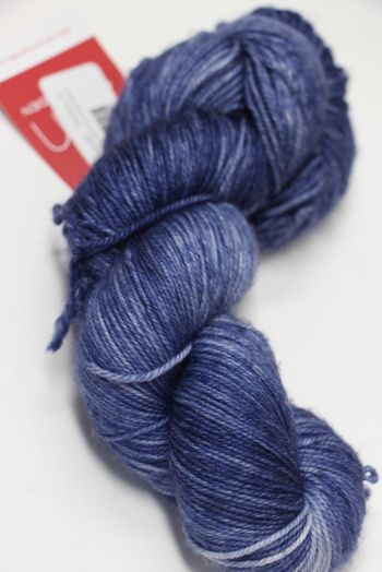 Zen Yarn Garden Serenity 20 (fingering) in Frosted Berry	 