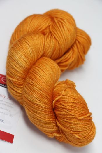 Zen Yarn Garden Serenity 20 (fingering) in TANGERINE	 